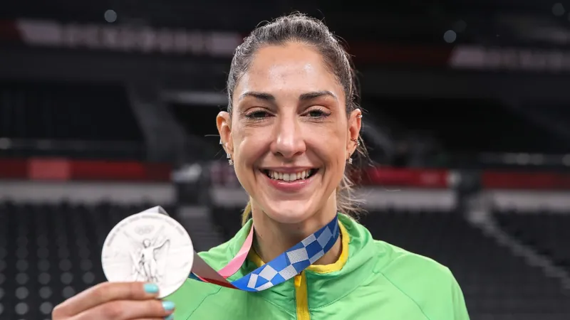 Carol Gattaz vê seleção feminina de vôlei pronta para conquistar ouro em Paris