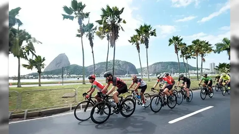 Criminosos empurram ciclistas para roubar as bicicletas, no Aterro do Flamengo