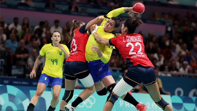 Brasil atropela a Espanha na estreia no handebol feminino em Paris