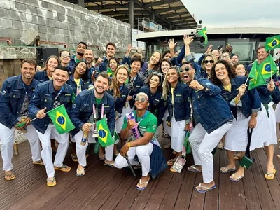 Torcida se inspira em funk do Vasco para apoiar atletas na Olimpíada de Paris