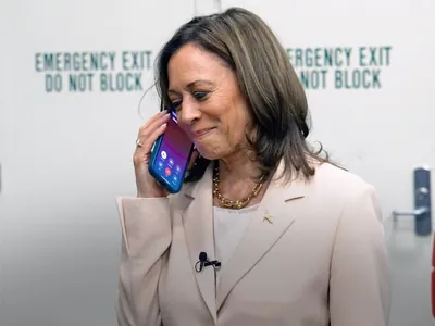 Barack e Michelle Obama anunciam apoio a Kamala Harris