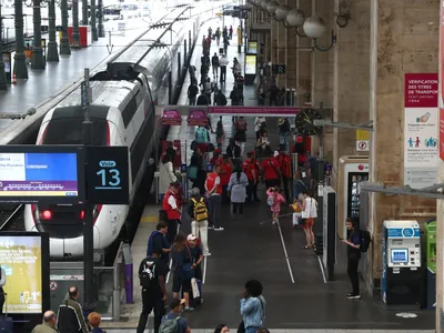Paris-2024: Rede de trens sofre pane e governo fala em "sabotagem" à Olimpíada