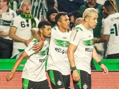 Coritiba vence a Chapecoense e encerra jejum na Série B