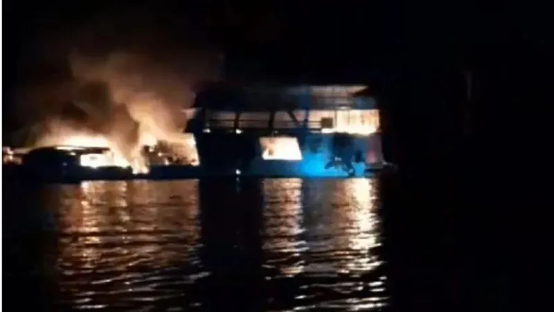 Incêndio em barco deixa três mortos e sete feridos em Manaus