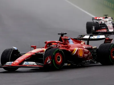 Leclerc vê chuva determinante para pole no GP da Bélgica: "mais que o esperado"