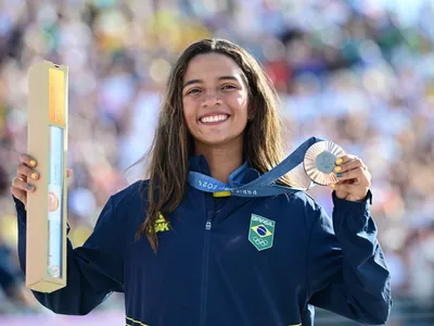 Rayssa Leal conquista a medalha de bronze no skate em Paris