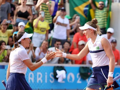 Bia Haddad e Luisa Stefani vencem chinesas em estreia nas duplas em Paris 2024