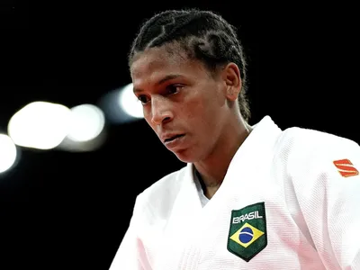 Medalhista olímpica, Rafaela Silva comenta dramas: "Pensei em jogar o carro no poste"