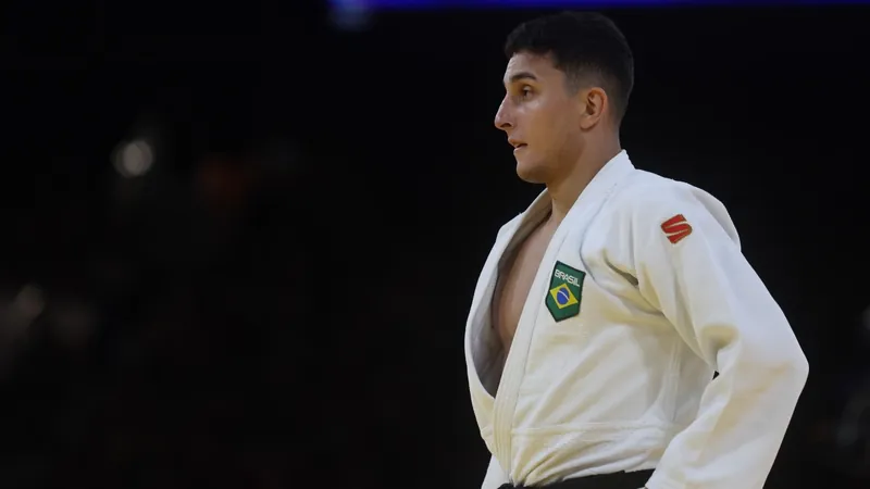 Derrota no VAR elimina Guilherme Schimidt na categoria até 81 kg do judô