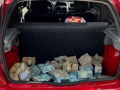 Carro é abandonado com mais de R$ 1 milhão dentro do porta-malas no MA