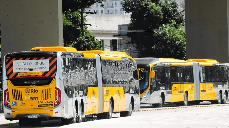 Três novas linhas de ônibus vão conectar terminais do BRT a bairros da Zona Oeste