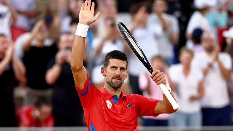 Tênis: Djokovic vence Tsitsipas e vai para sua quarta semifinal olímpica