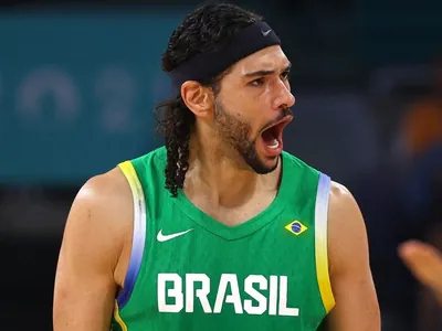 Brasil garante vaga nas quartas de final do basquete masculino em Paris