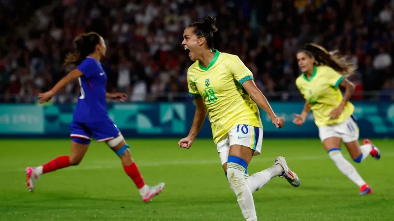 Lorena e Portilho brilham, Brasil vence França e vai à semi no futebol feminino