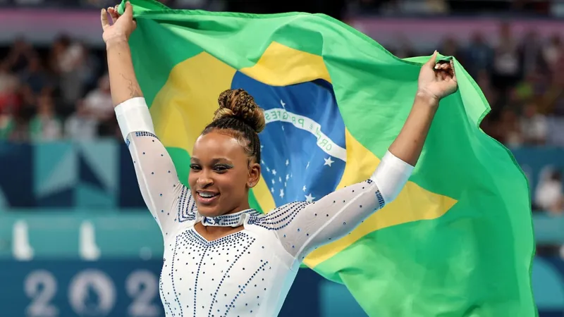 Rebeca Andrade iguala recorde de medalhas de Torben Grael e Robert Scheidt