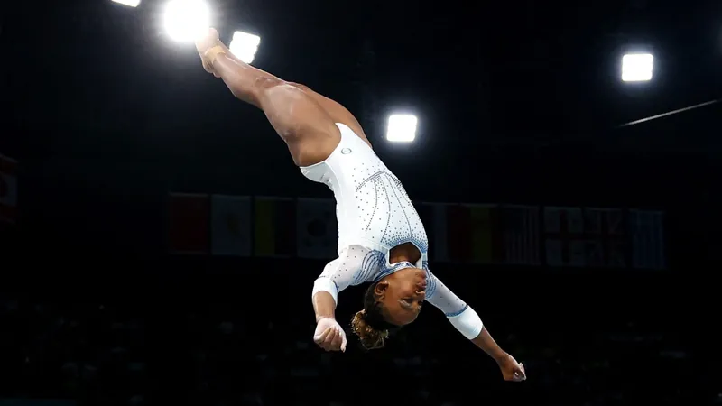 Confederação divulga vídeo de Rebeca Andrade treinando salto inédito