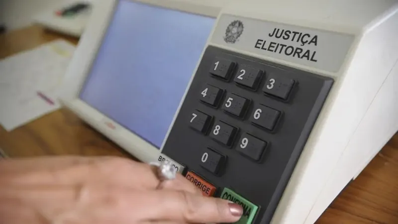 TRE-RJ avalia trocar mais 40 locais de votação por segurança em 2026