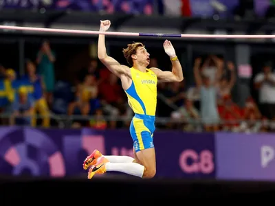 Sueco pulveriza marca de Braz e bate recorde mundial do salto com vara em Paris
