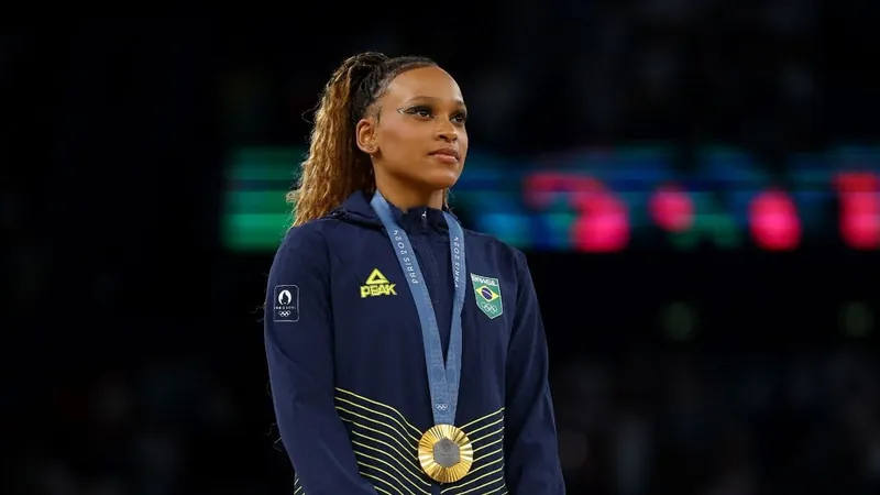 Rebeca Andrade se torna a maior medalhista olímpica da história do Brasil