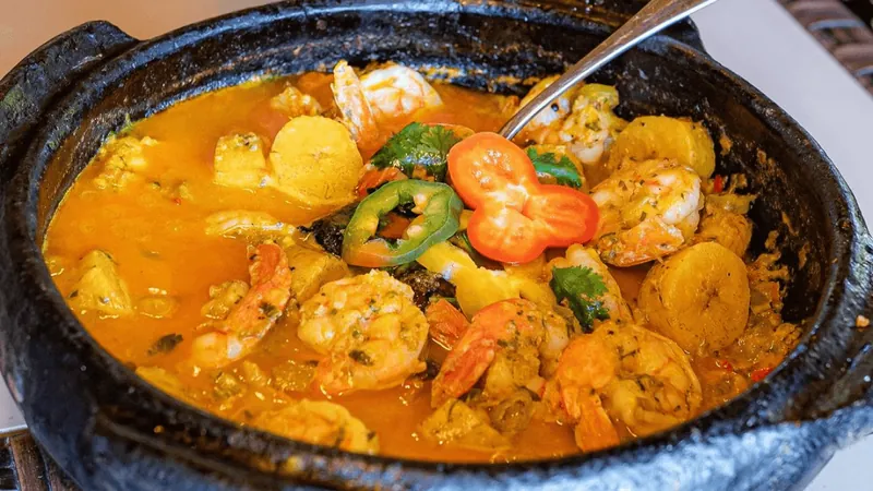 O que tem na melhor moqueca da Bahia? Receita premiada leva ingrediente secreto