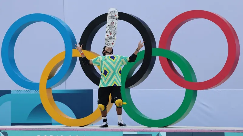 Malabarista, Augusto Akio brilha na volta final e ganha o bronze no skate park