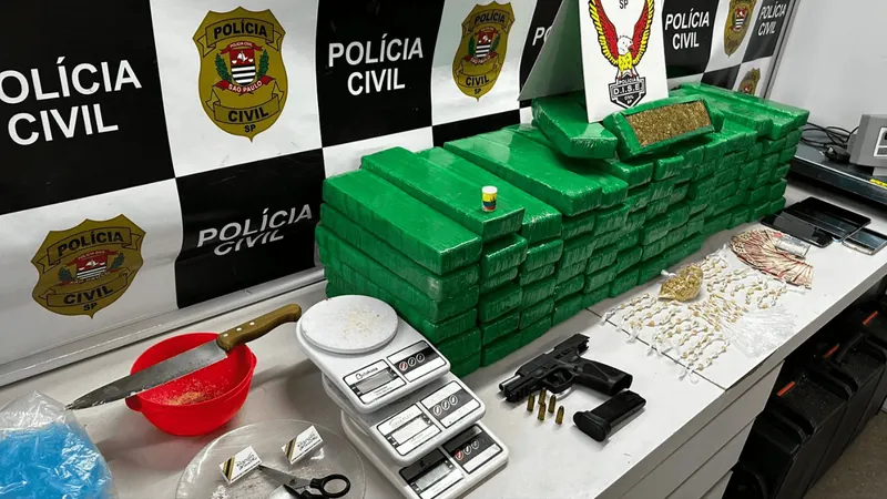 “Casa bomba”: DISE prende jovens com drogas e arma em Santa Bárbara D’Oeste