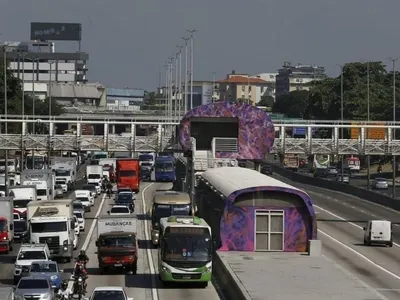 Prefeitura do Rio decide manter a livre ciculação de caminhões em vias expressas