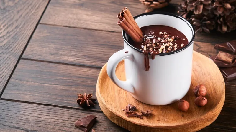 Chocolate quente diferente: aprenda receita cremosa e com toque de café