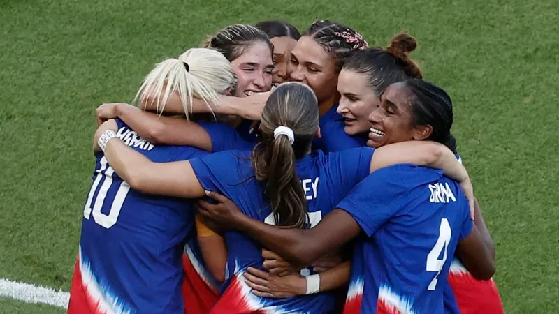 Seleção Brasileira feminina perde para EUA de novo e fica com a prata em Paris