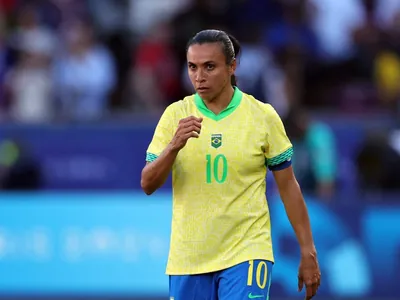 Marta: "Jogar contra os EUA é jogar contra a árbitra também"