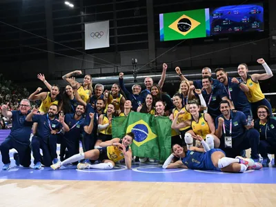 Ana Cristina admite frustração, mas valoriza bronze no vôlei: 'Gostinho de ouro'