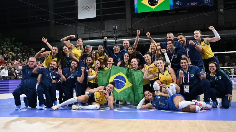 Ana Cristina admite frustração, mas valoriza bronze no vôlei: 'Gostinho de ouro'