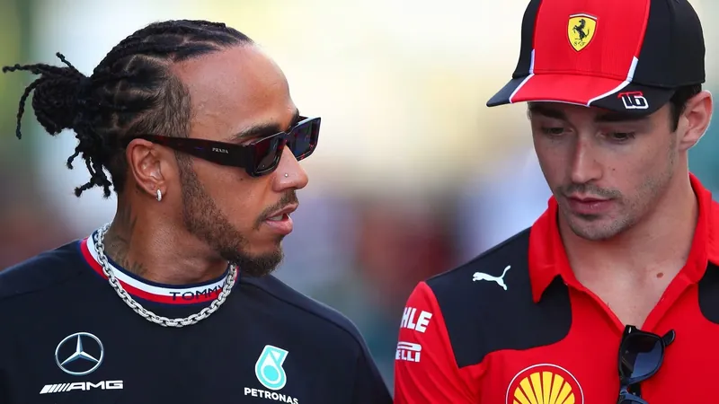 "Aprender com um dos melhores", diz Leclerc sobre chegada de Hamilton na Ferrari