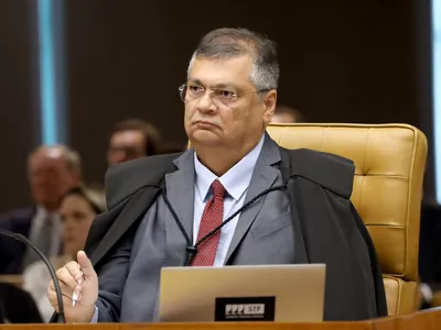 Flávio Dino mantém suspensão de pagamento de emendas do Orçamento Secreto