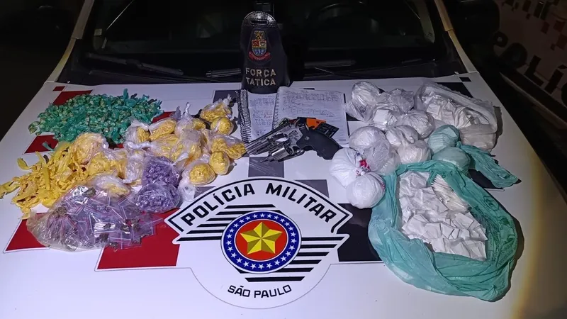 Polícia Militar prende trio com mais de 5kg de drogas em Caraguatatuba