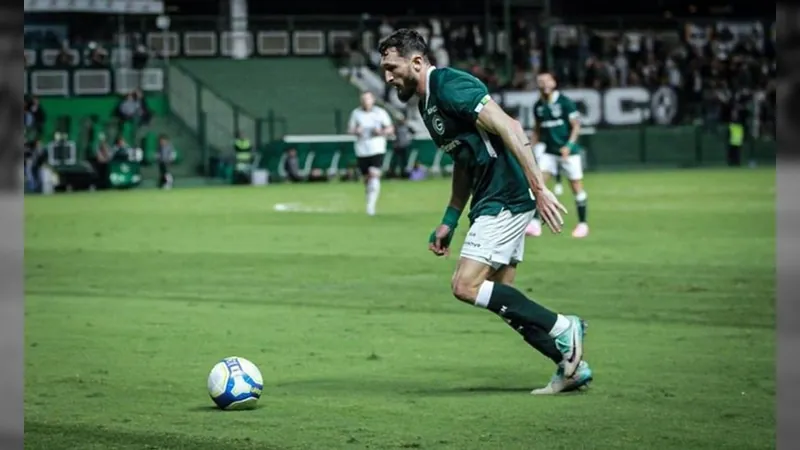 Jogadores da Ponte pedem atendimento, mas Goiás faz gol e gera reclamações