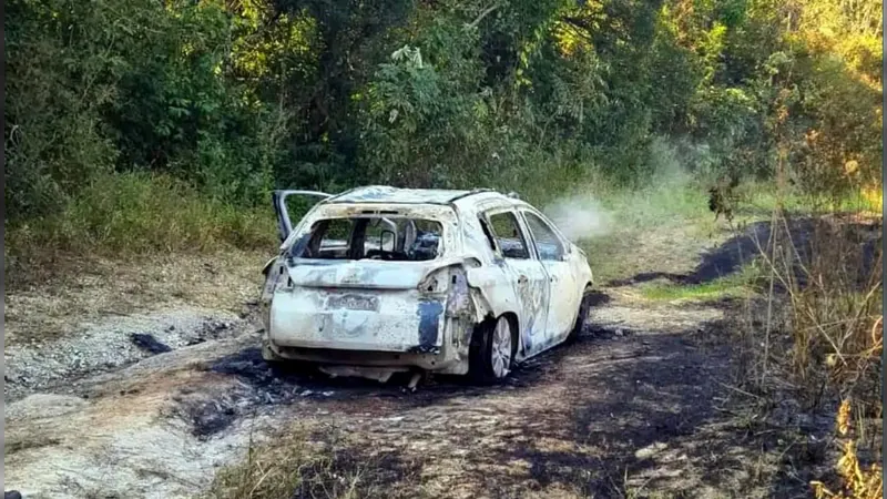 Duas pessoas são encontradas carbonizadas dentro de carro em Ipeúna