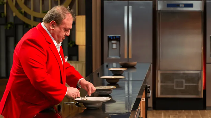 Jacquin se revolta com norma italiana de como comer macarrão: "Corto o que eu quiser"