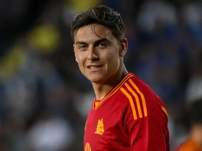 Dybala recusa proposta milionária de clube da Arábia Saudita e decide permanecer na Roma