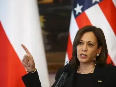 Kamala Harris é oficialmente a candidata democrata nas eleições americanas