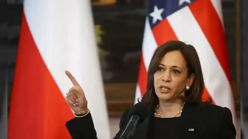 Kamala Harris é oficialmente a candidata democrata nas eleições americanas