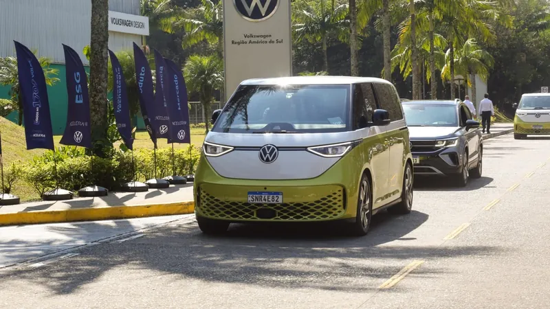 Volks vai investir 13 bilhões em fábricas de SP e anuncia carro 100% desenvolvido no Brasil