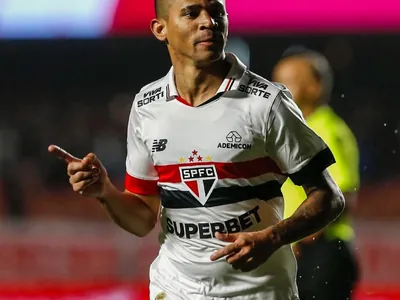 São Paulo poupa titulares e bate Vitória com golaços; veja lances