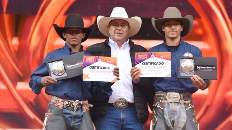 Dupla divide título de campeão do Rodeio Júnior da Festa de Barretos