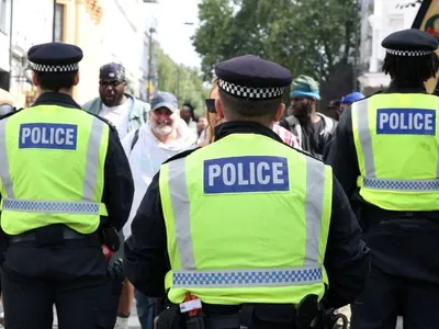 Oito pessoas são esfaqueadas durante Carnaval de Notting Hill, em Londres