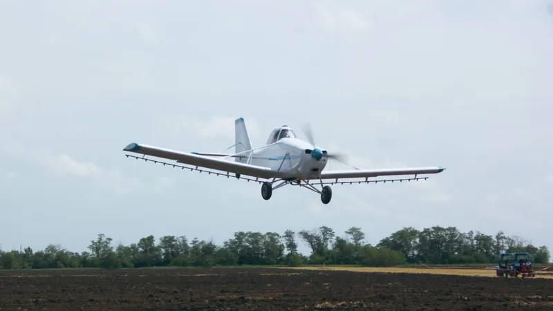 Aviões agrícolas lançam quase 16 milhões de litros de água em incêndios