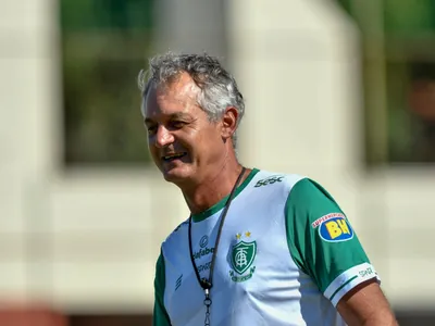 América-MG anuncia retorno do técnico Lisca