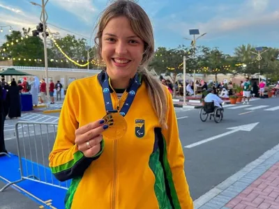 Giovanna Boscolo, atriz de "Chiquititas", conquista bronze na Paralimpíada após recurso