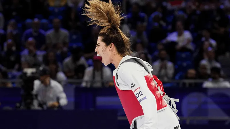 Ana Carolina Moura conquista primeiro ouro da história do taekwondo brasileiro na Paralimpíada