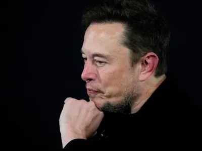 Mônica Bergamo: Musk estava angustiado nas semanas que antecederam a liberação do “X”